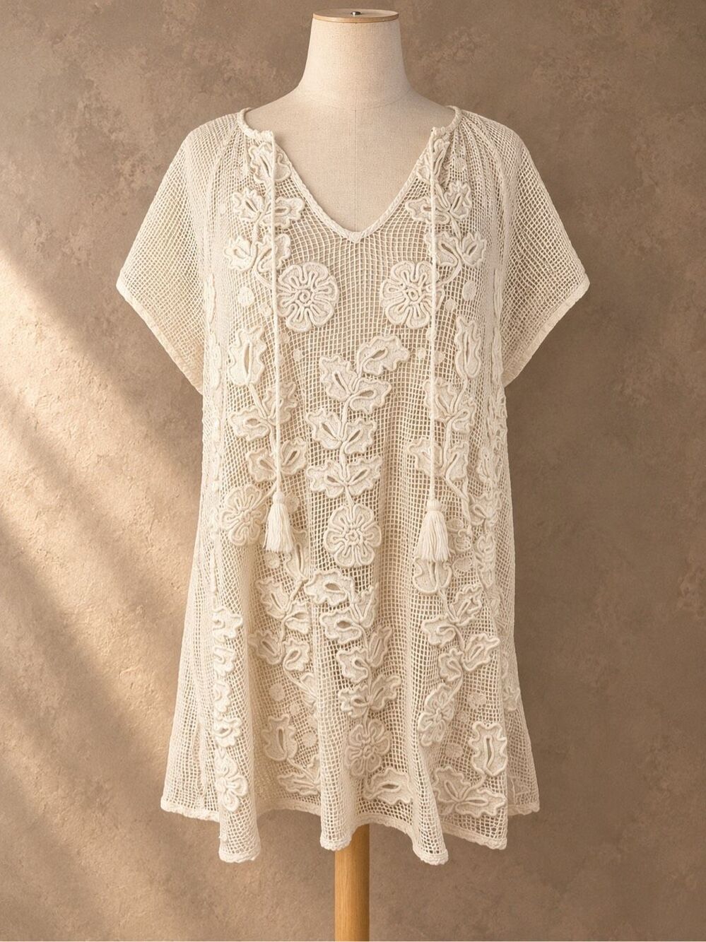 Akemi + Kin L Ivory Embroidered Mesh Tunic Top Boho Anthropologie